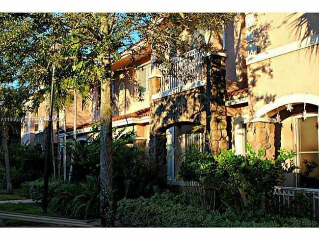 Building Photo - 2779 SW 82nd Ave