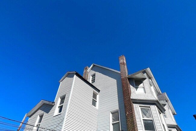 Building Photo - 238 Main St