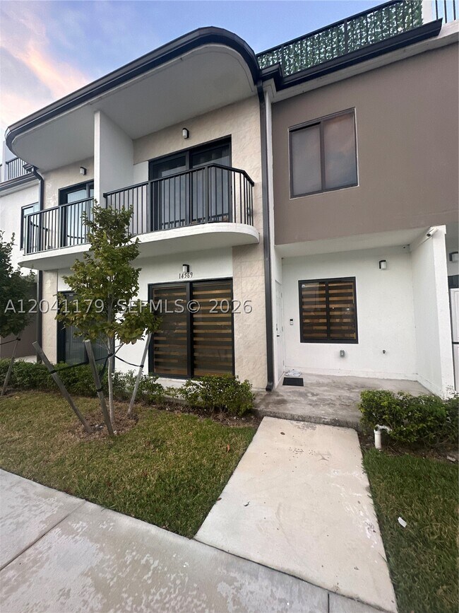 Building Photo - 14569 SW 261 St Ter