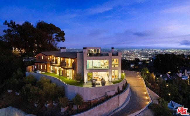 Building Photo - 2020 Cyprean Dr