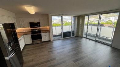 Building Photo - 801 South St