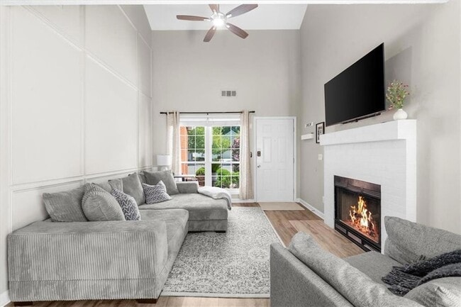 Building Photo - 820 Camelon Ct