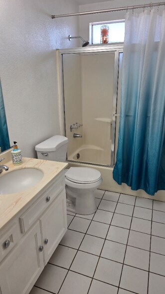 Building Photo - 4446 W 136th St