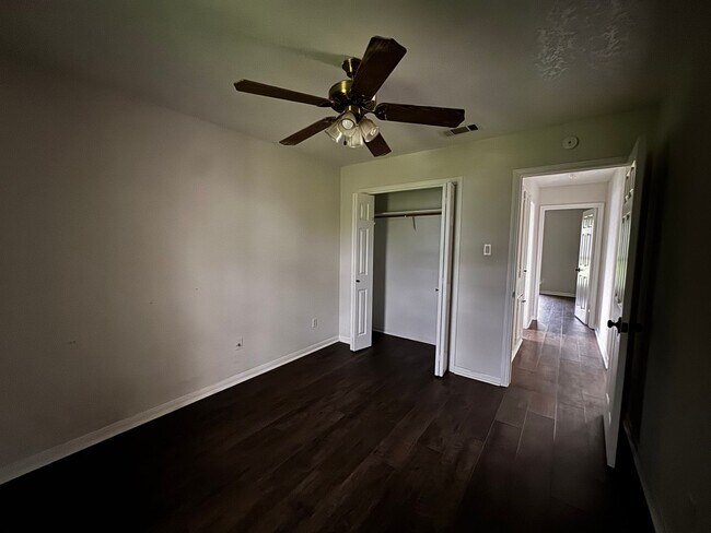 Building Photo - 3 Bdrm 2 Bath in Copperas Cove