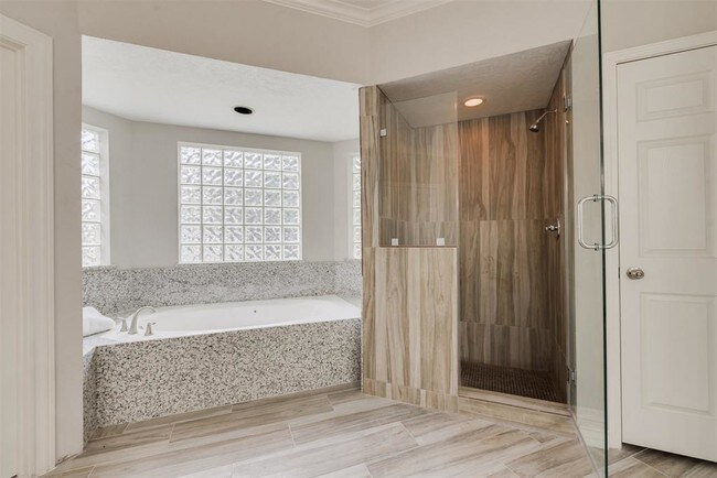 Building Photo - 5403 Kings Ransom Ct