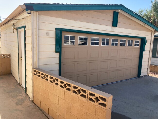 Building Photo - 1429 Basswood Way