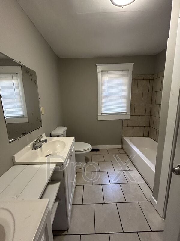 Building Photo - 501 E Washington St