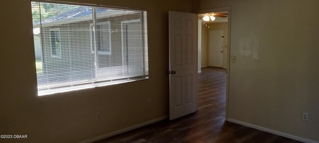 Building Photo - 8 Castle Manor Dr