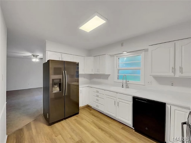 Building Photo - 400 Dove Dr