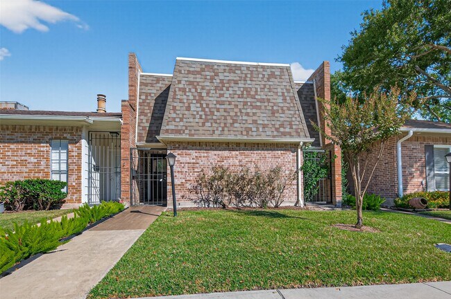 Building Photo - 4426 Basswood Ln