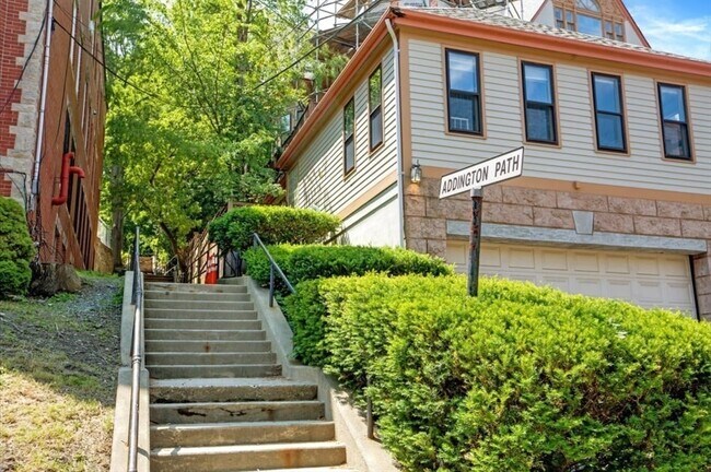 Building Photo - 116 Winthrop Rd