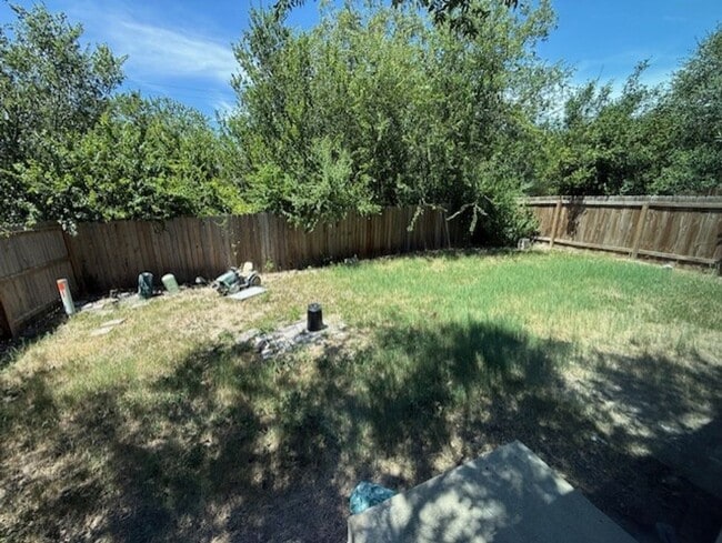 Building Photo - Nice One Story 3 Bedroom 2 Bath Home Backing to a Greenbelt! Near Sea World