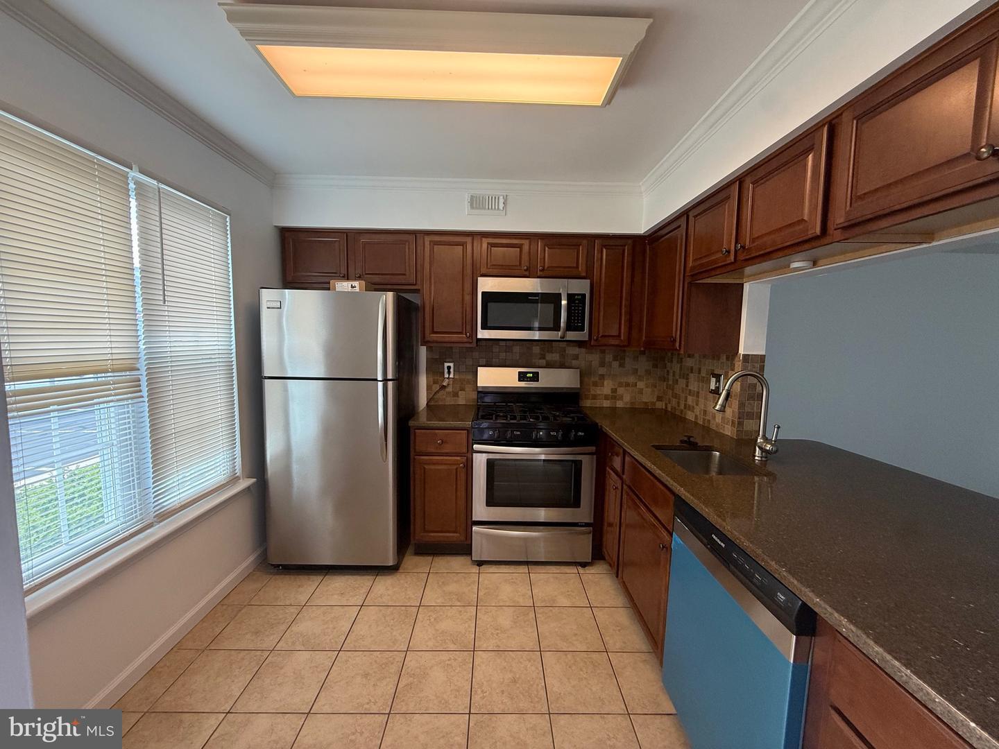 Building Photo - 1705A Heatherstone Ct