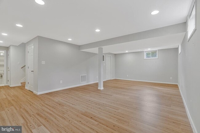 Building Photo - 2689 Glencroft Rd