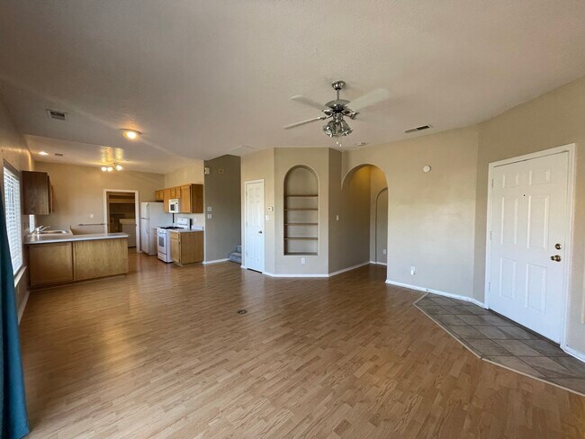 Building Photo - 7243 Natalie Janae Ln NE