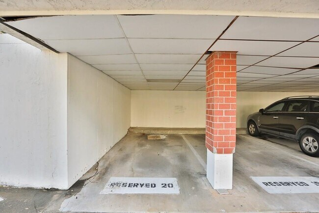 Building Photo - 3115 Helms St