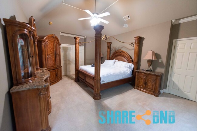 Building Photo - 48 Dartmouth Dr