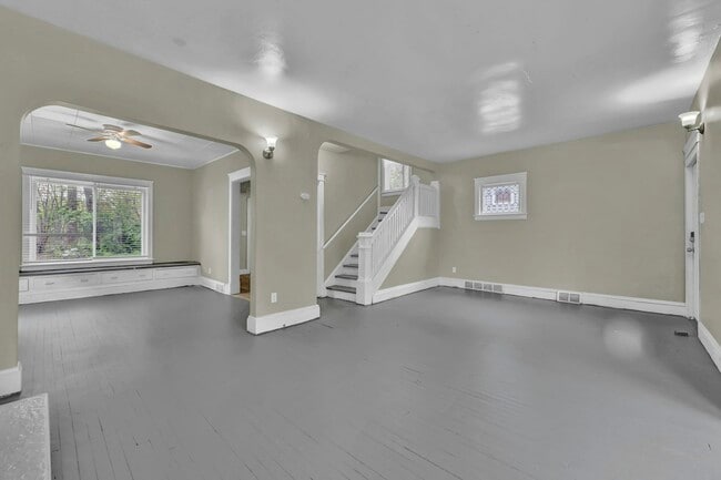 Building Photo - 13317 Caine Ave
