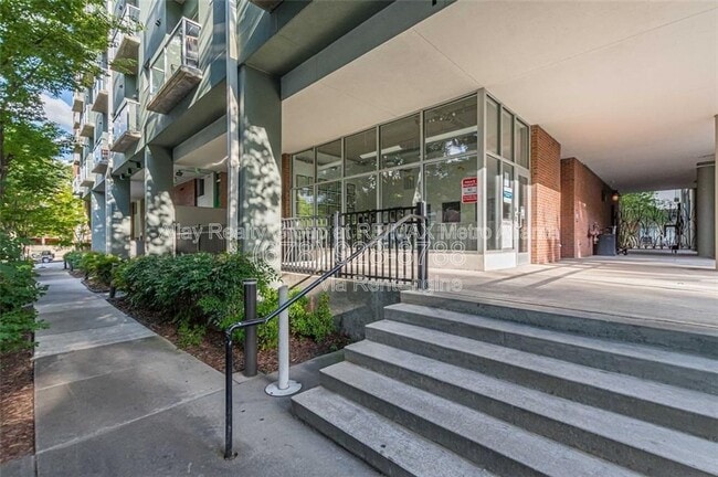 Building Photo - 620 Glen Iris Dr NE