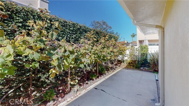 Building Photo - 2213 Bataan Rd