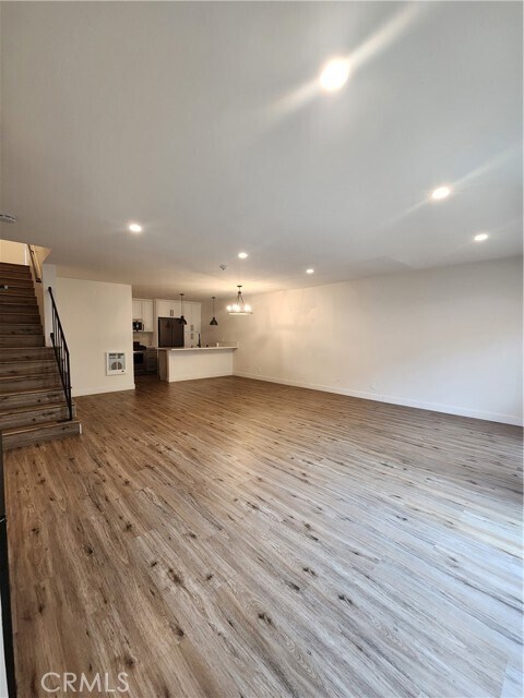 Building Photo - 120 S Francisca Ave