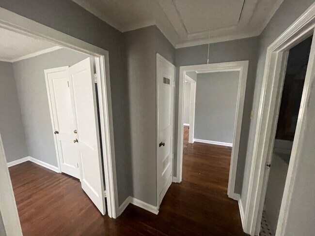 Building Photo - 3839 Maid Marian Ln