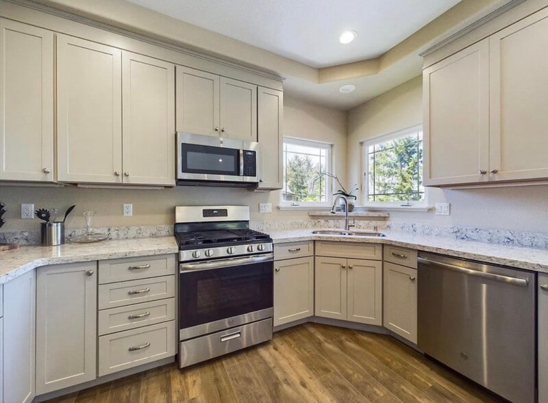 Building Photo - 20 Blue Spruce Dr