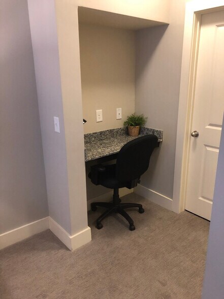 Building Photo - 4845 Ashley Park Ln