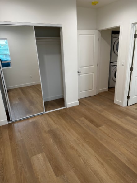 Building Photo - 2010-2010 Vineyard Ave