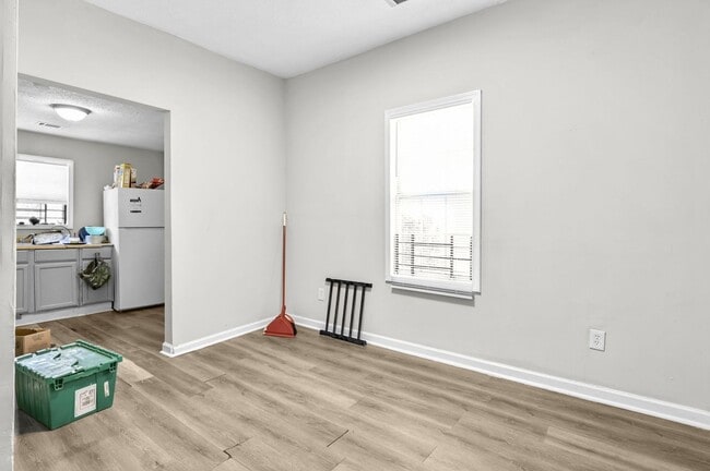 Building Photo - For Rent West Side $ 1675.00   3 bedroom/2...