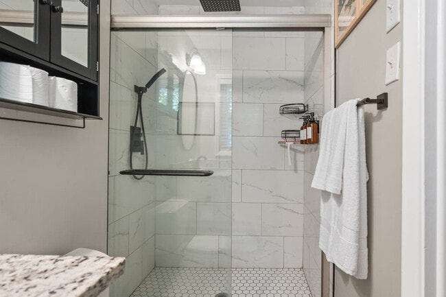 Building Photo - 1618 Cooper Lake Rd SE