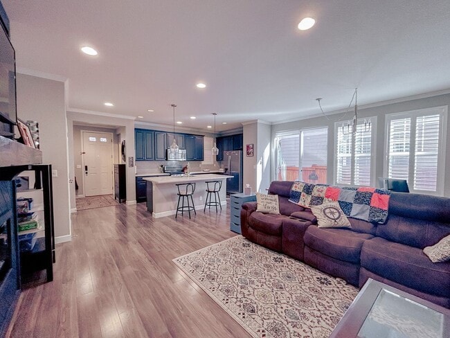 Building Photo - 8056 E 53rd Dr