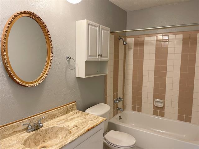 Building Photo - 8306 Woodside Rd