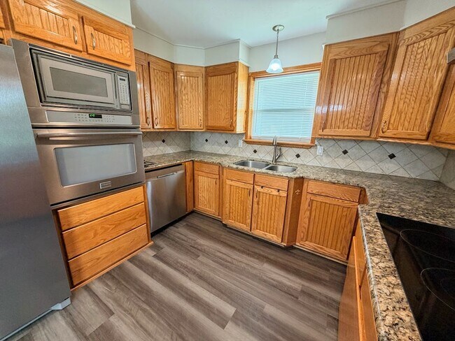 Building Photo - Spacious 3-Bedroom House in Lake Charles - Huge Backyard & Storage Shed