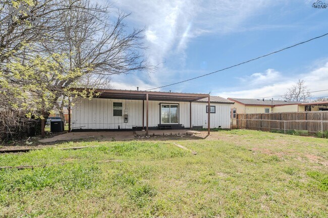 Building Photo - 1624 Sunnyside Ln