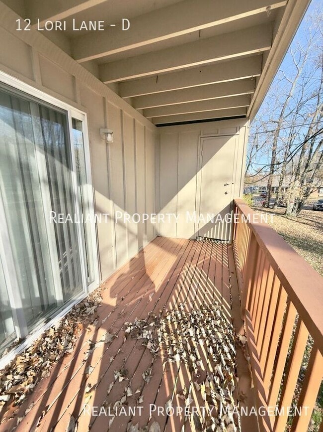 Building Photo - 12 Lori Ln