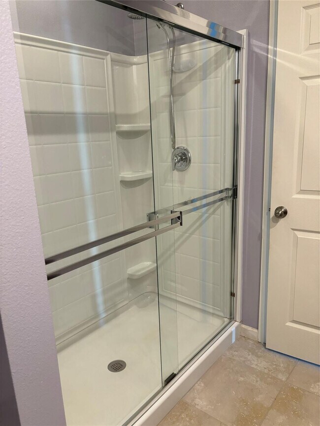 Building Photo - 11150 SW Sophronia St