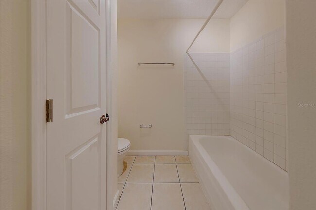 Building Photo - 222 Pompano Dr SE