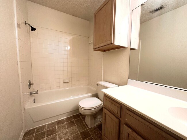 Building Photo - 512 Dusty Leather Ct