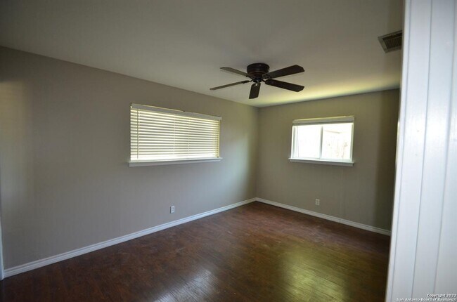 Building Photo - 405 WESTCHESTER-