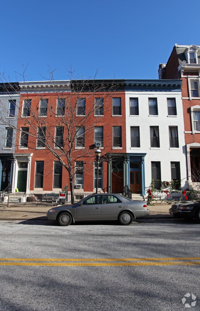 Primary Photo - 1521 Park Ave