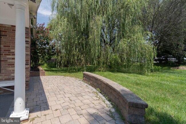 Building Photo - 610 Valley Brook Dr