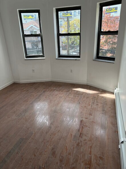 Building Photo - 1828 Hunt Ave