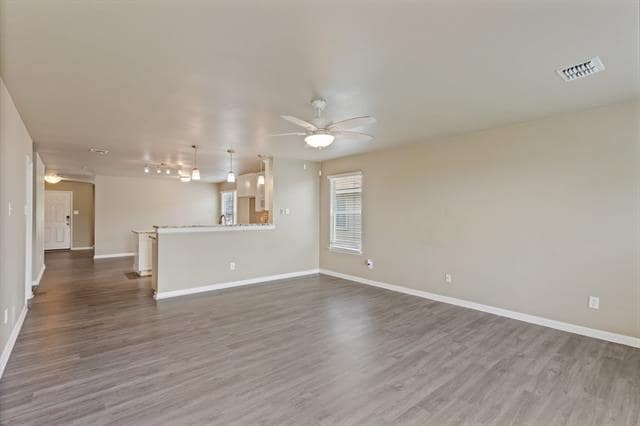 Building Photo - 1005 Live Oak Dr