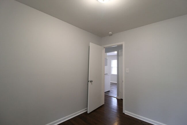 Building Photo - 3 Bedroom House in Overland Park