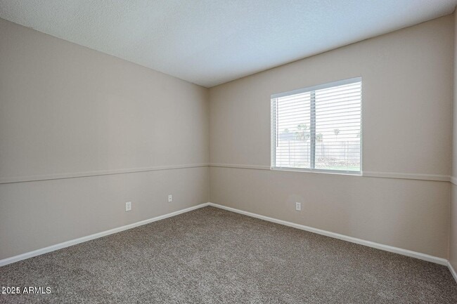 Building Photo - 1007 E Oraibi Dr