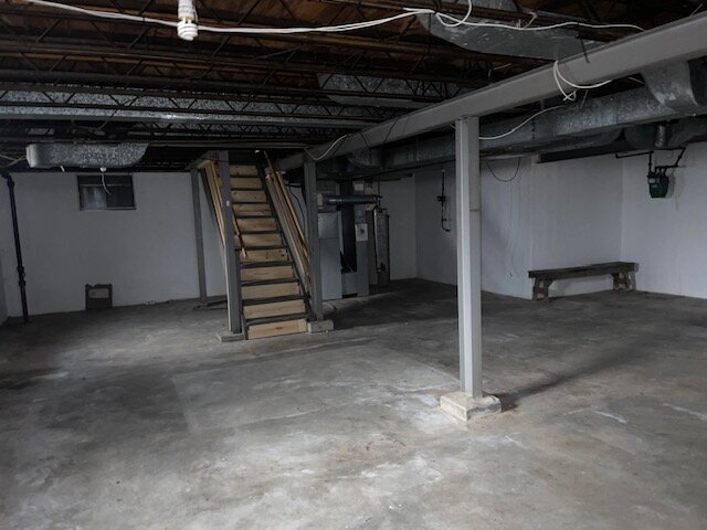 Building Photo - Spacious 2-Bedroom Home with Fireplace, Bonus Room, Fenced Yard & Garage