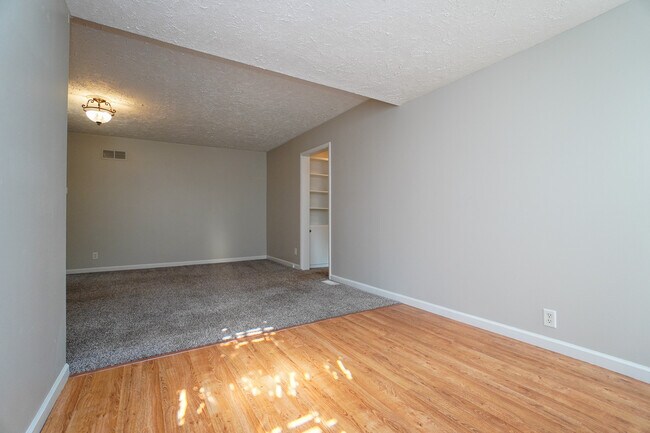 Building Photo - 5707 N Bogart Ln