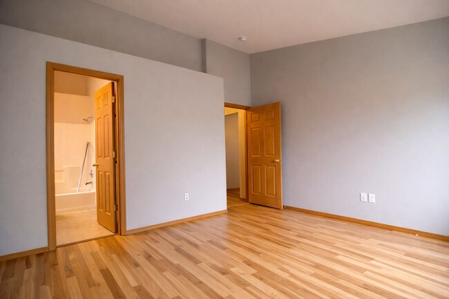 Building Photo - 2917 NW Watkins Ct