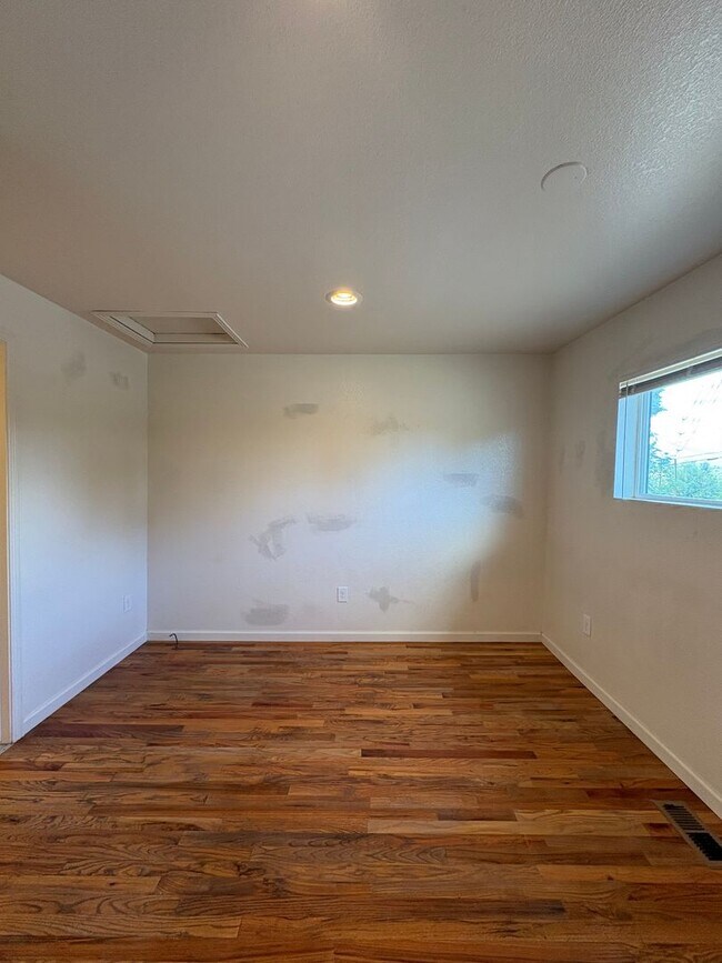 Building Photo - 3240 W 55th Pl